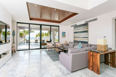 Luxury Villa Photo #13