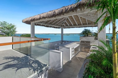 Luxury Villa Photo #18