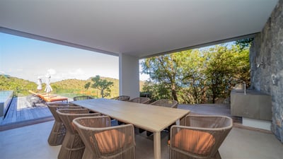 Luxury Villa Photo #34