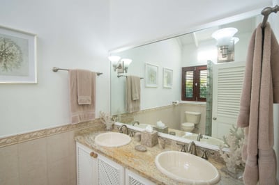 Luxury Villa Photo #13