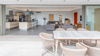 Kitchen & Dining Area