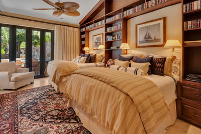 Luxury Villa Photo #22