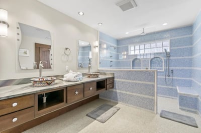 Luxury Villa Photo #16