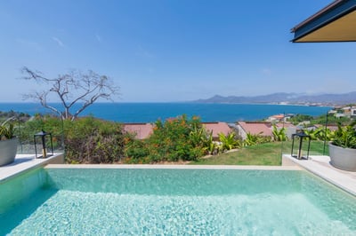 Luxury Villa Photo #2