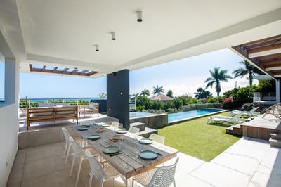 Luxury Villa Photo #9