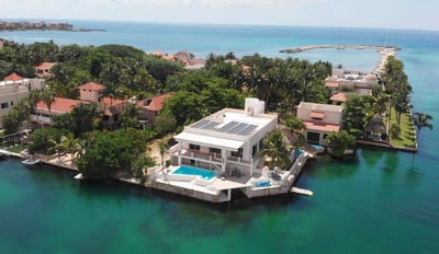 Luxury Villa Photo #8