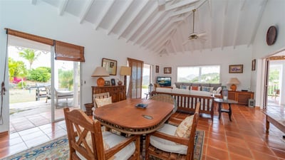 Luxury Villa Photo #17