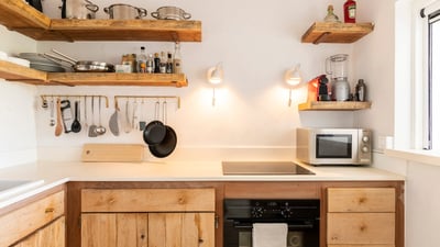 Kitchen & Dining Area: Fully equipped kitchen. Electric oven, gas stove, microwave, refrigerator, fr