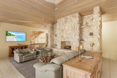 Luxury Villa Photo #15