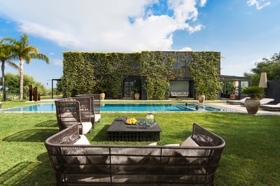 Luxury Villa Photo #9