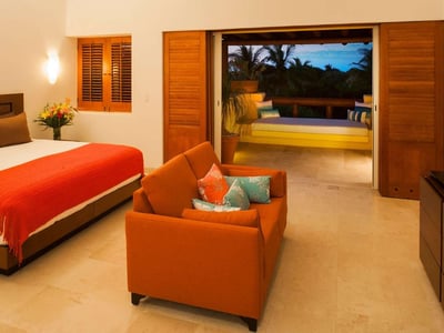 Luxury Villa Photo #16