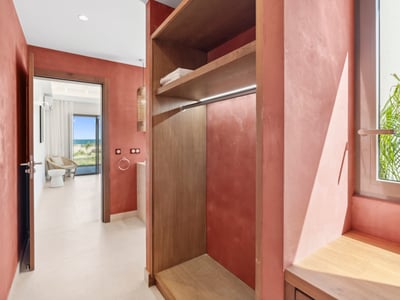 Luxury Villa Photo #24