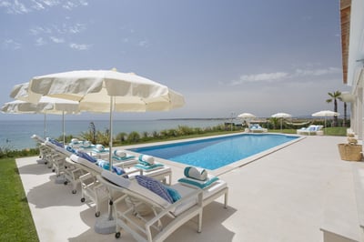 Luxury Villa Photo #3