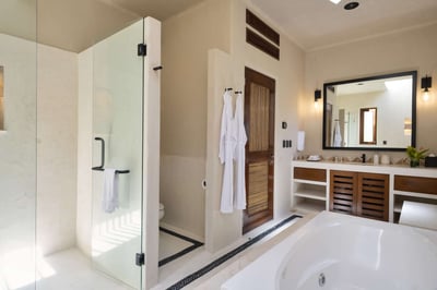 Luxury Villa Photo #21