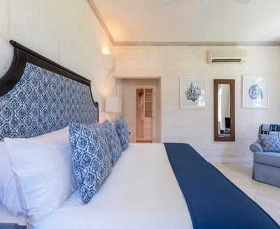 Luxury Villa Photo #32