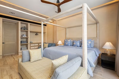 Luxury Villa Photo #31