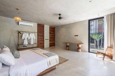 Luxury Villa Photo #29