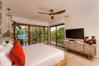 Luxury Villa Photo #22