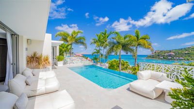 Luxury Villa Photo #2