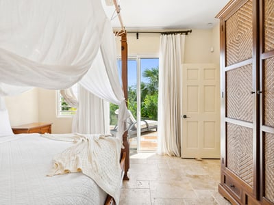 Luxury Villa Photo #46