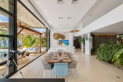 Luxury Villa Photo #14