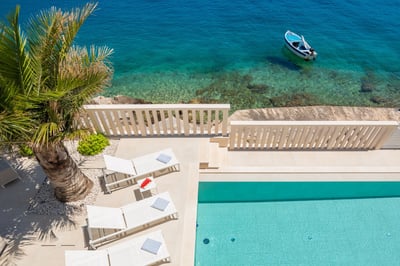 Luxury Villa Photo #17