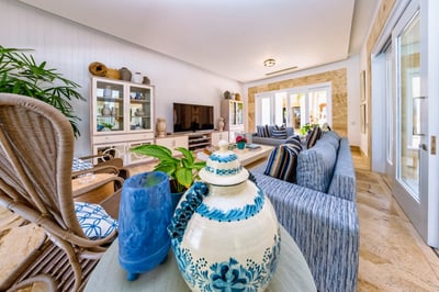 Luxury Villa Photo #13