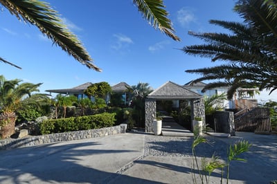 Luxury Villa Photo #20