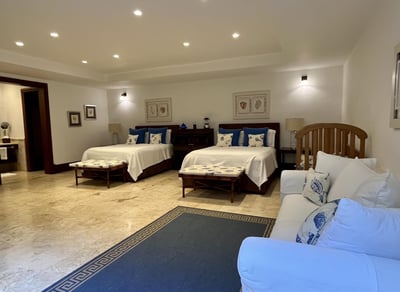 Luxury Villa Photo #33