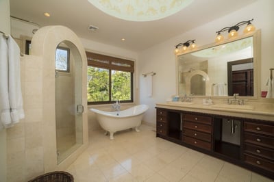 Luxury Villa Photo #33