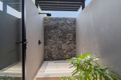 Luxury Villa Photo #17