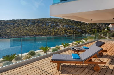 Luxury Villa Photo #7