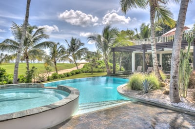 Luxury Villa Photo #6