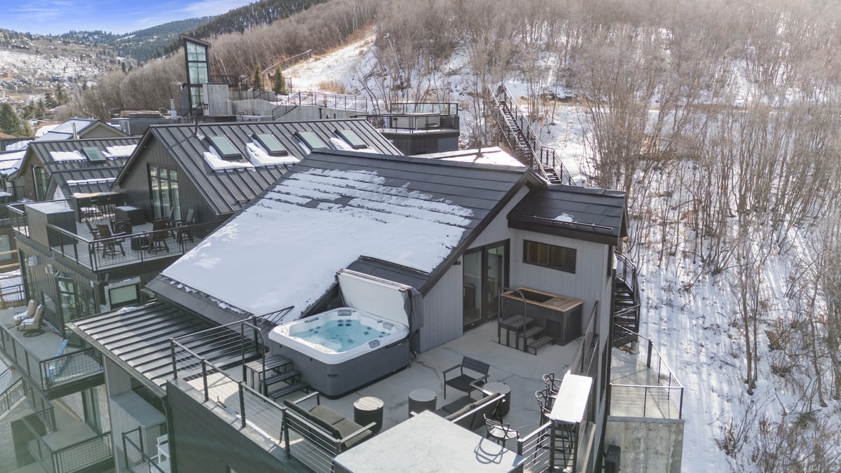 Japandi Slopeside Retreat