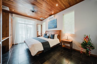 Luxury Villa Photo #24