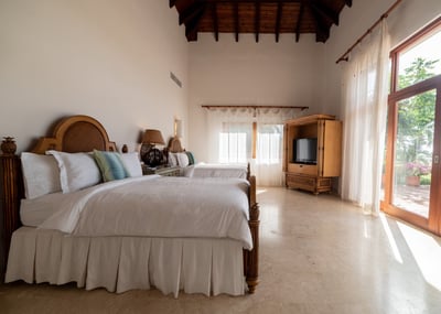 Luxury Villa Photo #36