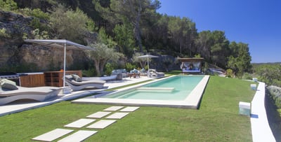 Luxury Villa Photo #4