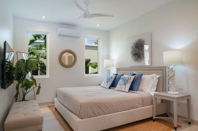 Luxury Villa Photo #17