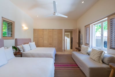 Luxury Villa Photo #31