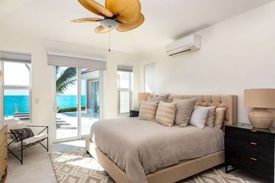 Luxury Villa Photo #26