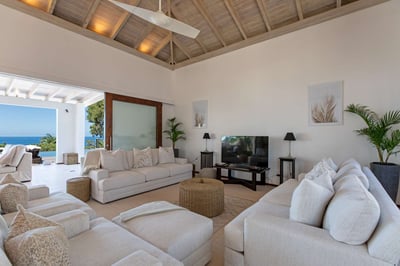Luxury Villa Photo #13