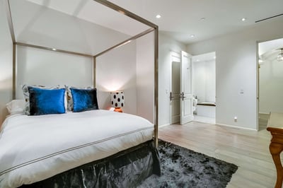 Luxury Villa Photo #37