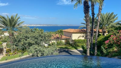 Luxury Villa Photo #6