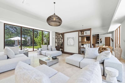 Luxury Villa Photo #25