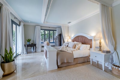 Luxury Villa Photo #31