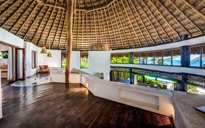 Luxury Villa Photo #22