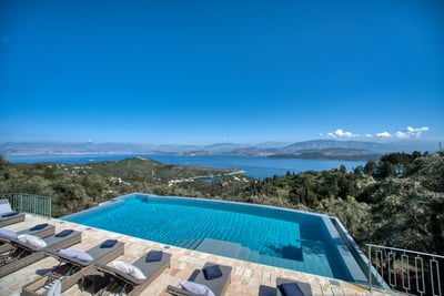 Luxury Villa Photo #7