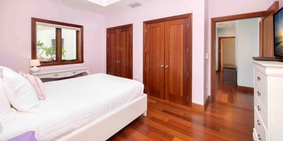 Luxury Villa Photo #15