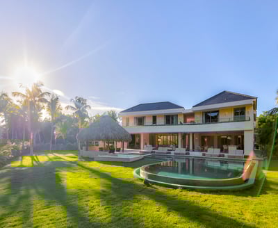 Luxury Villa Photo #2