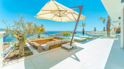 Luxury Villa Photo #11
